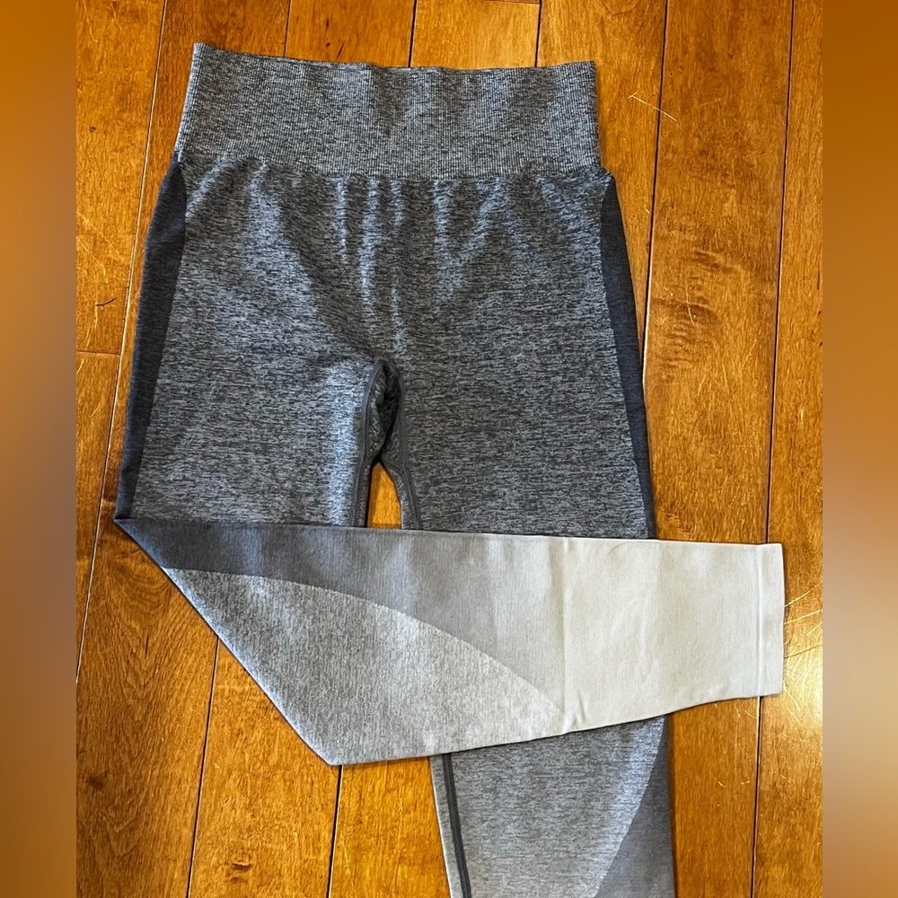 VS PINK Gray Ombre Leggings Seamless Compression - Picture 3 of 5